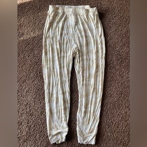 Woman’s Old Navy Lounge Pants
